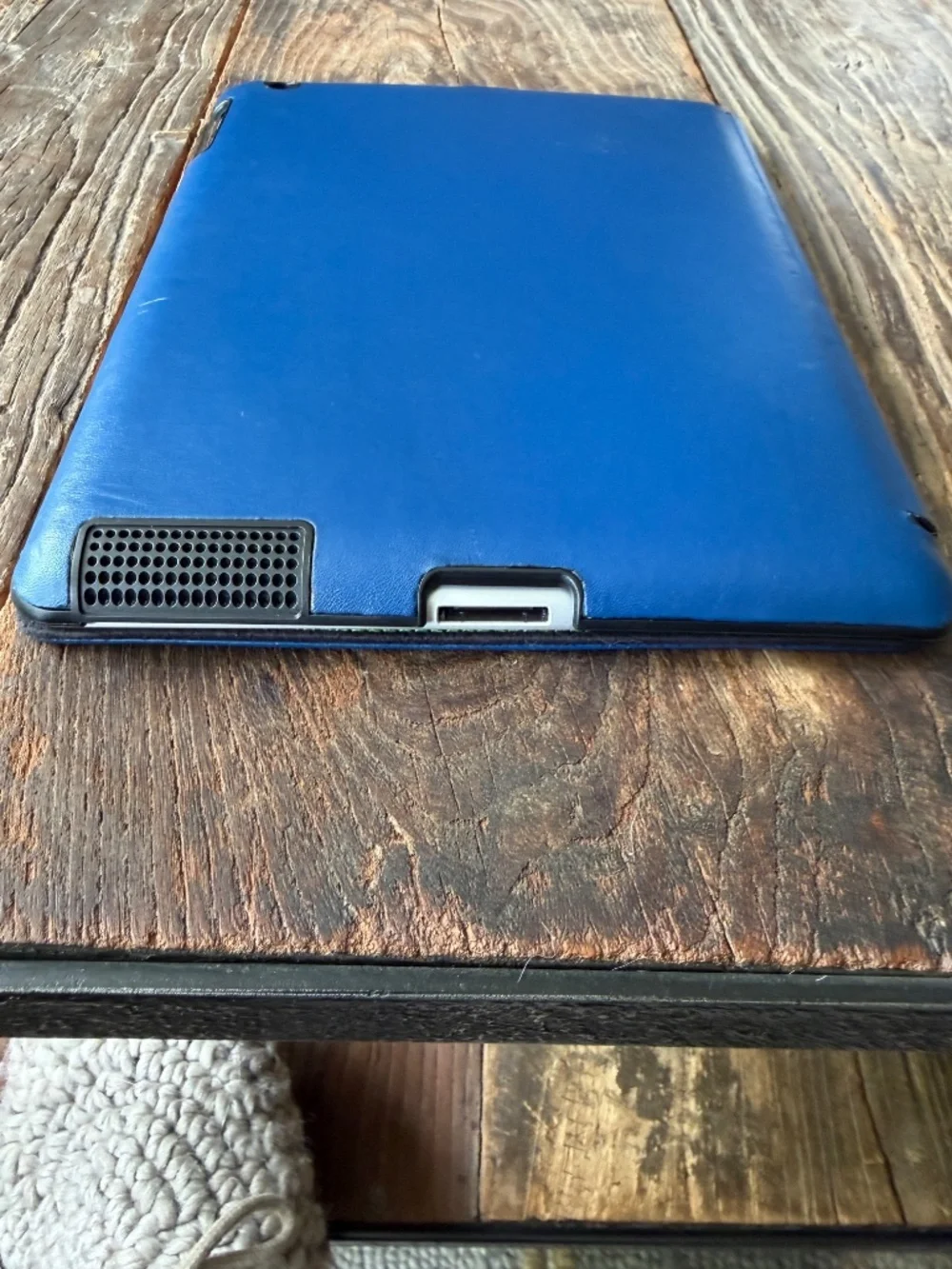 iPad 2 Model a1395 16GB with leather case as bonus